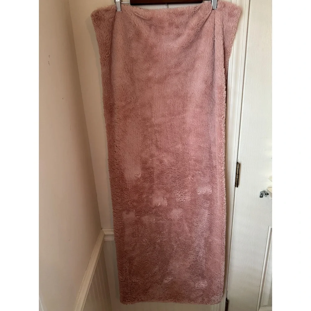Room Essentials Faux Fur Body Pillow Cover Blush Pink Zippered Plush 20x52